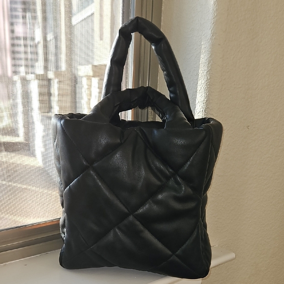 Stand Studio Small Tote NWOT With Dustbsg - Picture 1 of 11
